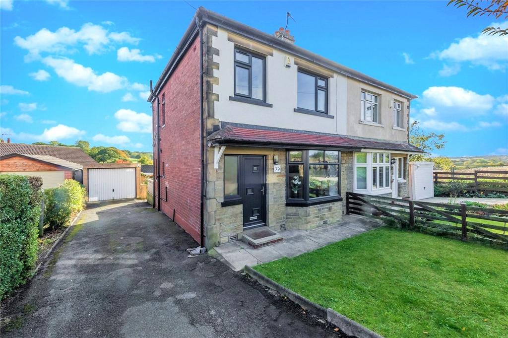 Kilroyd Drive, Hunsworth, Cleckheaton, BD19 3 bed semidetached house