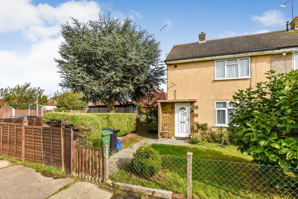 Primrose Walk, Maldon, Essex, CM9 2 bed semidetached house £285,000