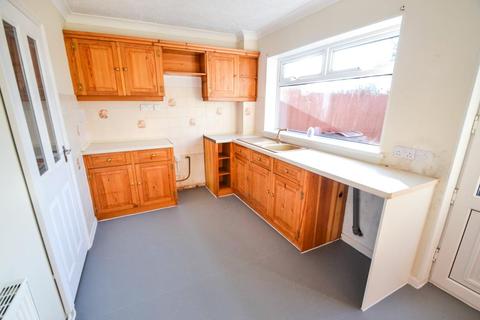 3 bedroom terraced house to rent - Hemswell Avenue, Greatfield, Hull