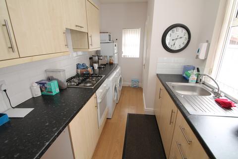 2 bedroom terraced house to rent, Matlock Street, Eccles, M30