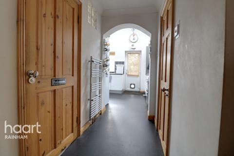 9 Betterton Road, Rainham, RM13 8NA