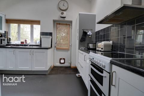 9 Betterton Road, Rainham, RM13 8NA