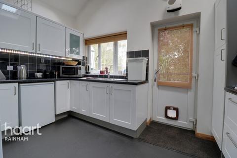 9 Betterton Road, Rainham, RM13 8NA