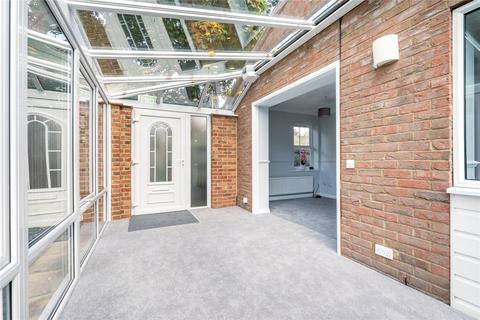 2 bedroom bungalow for sale - Evenlode Way, Sandhurst, Berkshire, GU47