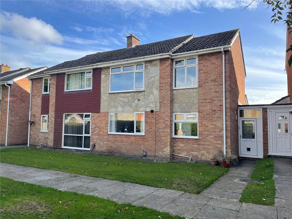 Avocet Walk, Peel Common, Gosport... 3 bed semidetached house £340,000