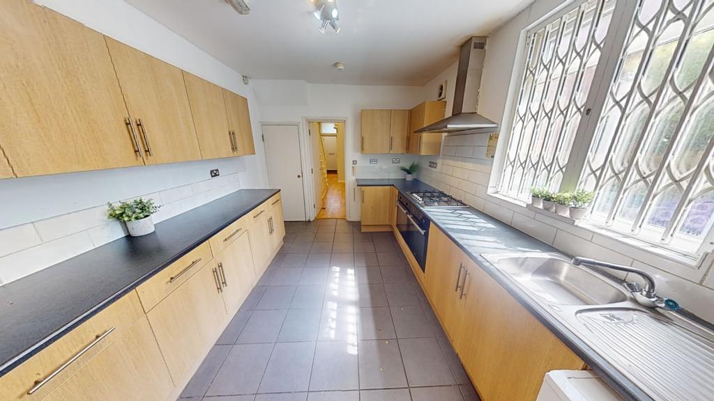 10 Tennyson kitchen