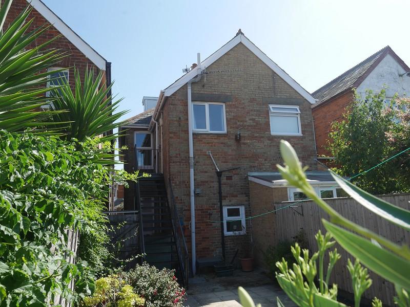 Yarborough Road, East Cowes, Isle Of Wight. PO32 6SH 1 bed flat to rent