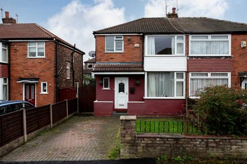 3 bedroom semi-detached house to rent, Charlbury Avenue, Prestwich