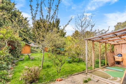 203 Tolworth Rise North, Surbiton, KT5 9ET