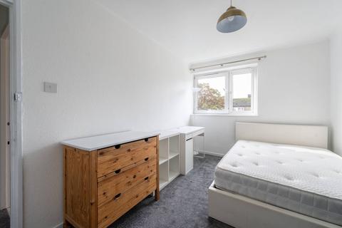 40 Fownes Street, London, SW11 2TJ