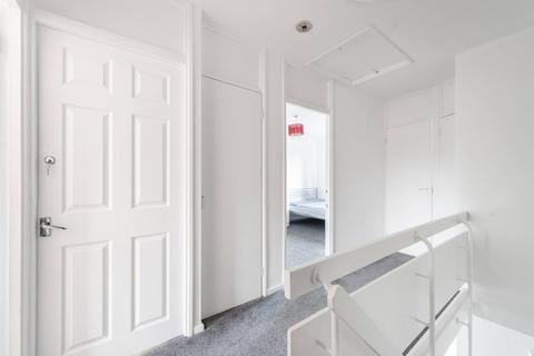 40 Fownes Street, London, SW11 2TJ