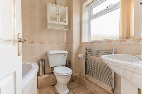 1 Castle Close, Sunbury-on-thames, TW16 7DU