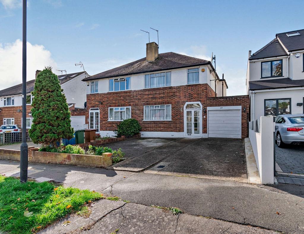 Rowlands Avenue, Hatch End, Pinner, HA5 3 bed semidetached house £
