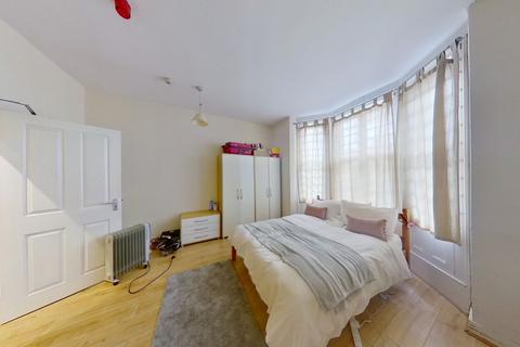 undefined, Flat 1, 7 Alpha Terrace, NG1 4EP