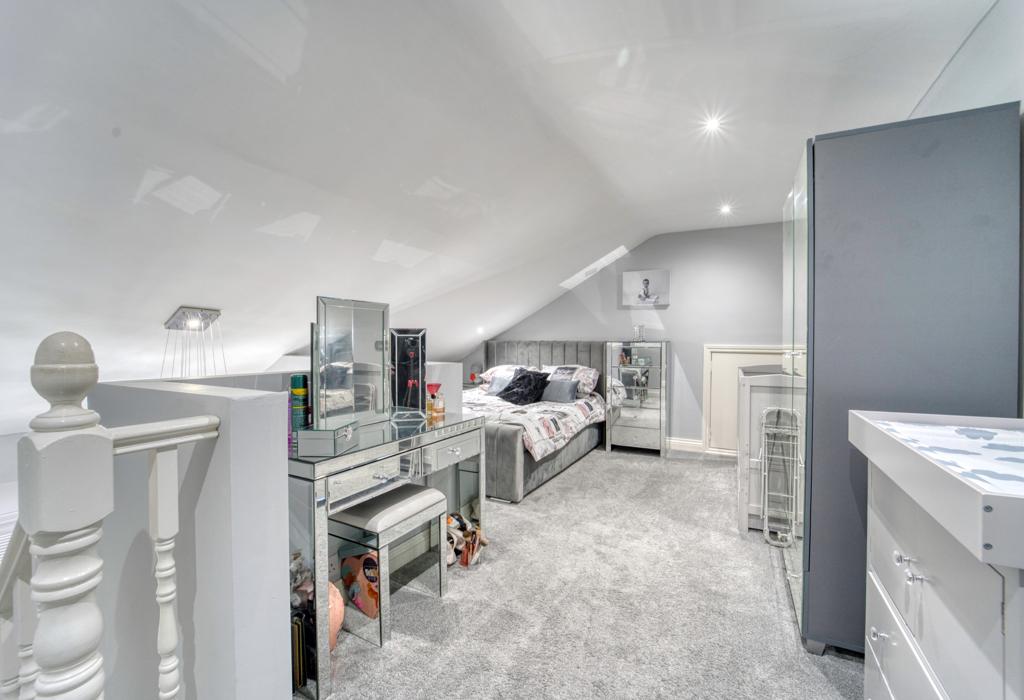 Runnymede Court, StanfordleHope, Essex 1 bed flat for sale £190,000