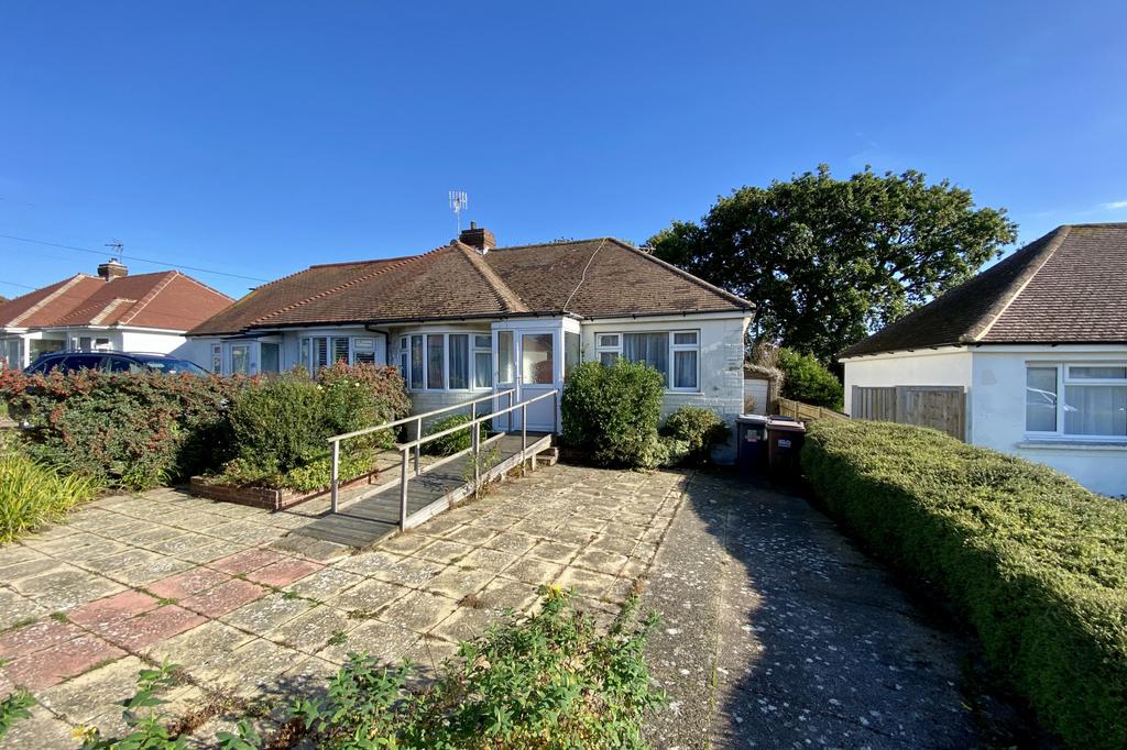 Eastern Avenue, Polegate, East Sussex, BN26 2 bed bungalow for sale £