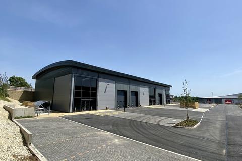 Industrial unit for sale - Tungsten Trade Park, Northampton Road, Brackley, NN13 5SZ