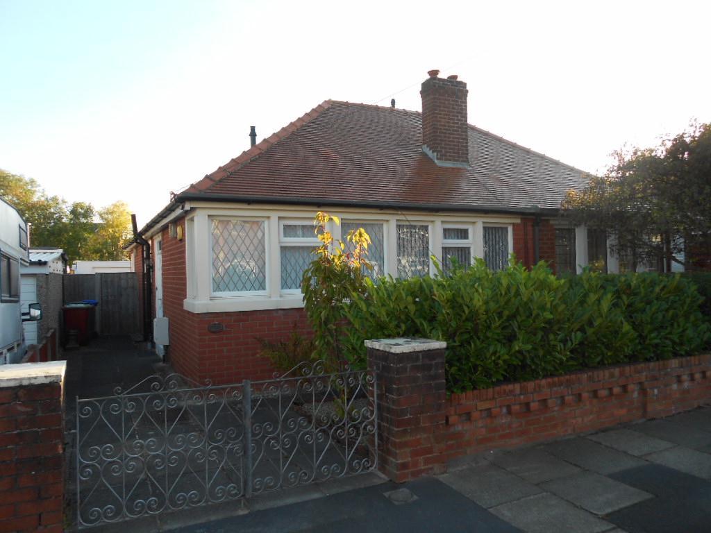 Paddock Drive, Blackpool, FY3 9TZ 2 bed bungalow for sale £165,000
