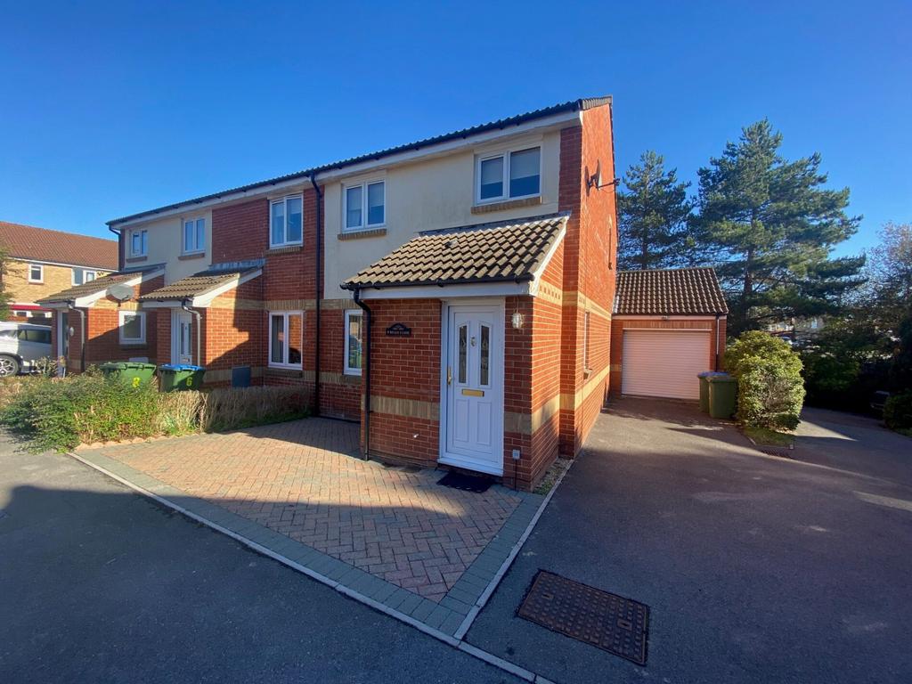 Bevan Close, Southampton SO19 3 bed end of terrace house - £300,000