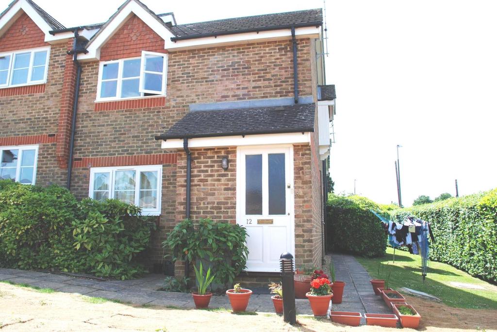 Colwell Road, Haywards Heath, West... 2 bed flat £975 pcm (£225 pw)