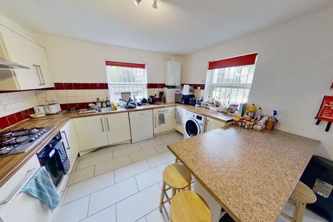 6 bedroom ground floor flat to rent, Flat A, 46 Addison Street