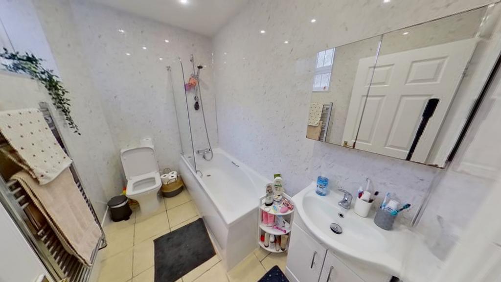 Apartment in Nottingham - View 5