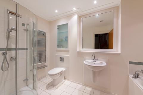 35 Mountview Close, London, NW11 7HG