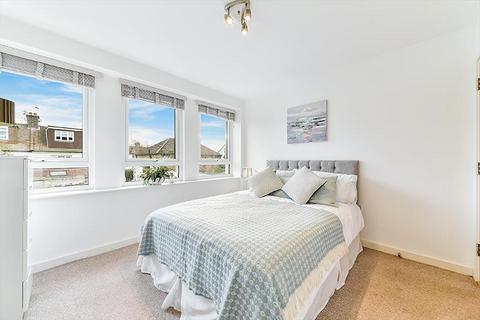 1 bedroom flat for sale, Heath Road, Twickenham, TW1