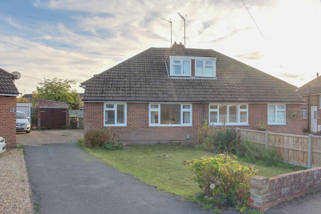 Clipstone Crescent Leighton Buzzard 3 Bed Semi Detached Bungalow