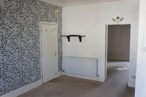 1 bedroom flat to rent, Grovehill Road, Redhill