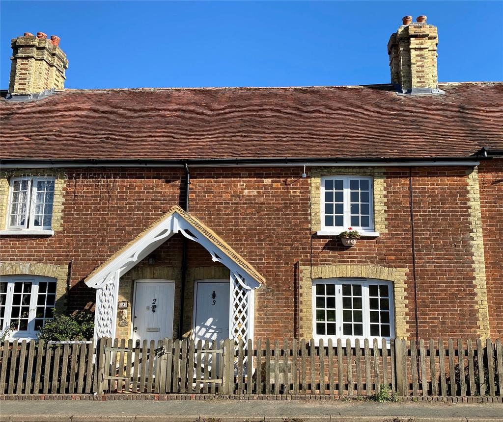 Crockhurst Street, Tudeley, Tonbridge, Kent, TN11 3 bed terraced house