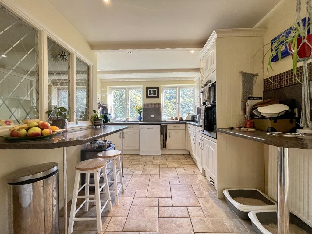 Wheatley House, Bridge, EX4 4 bed house £375,000