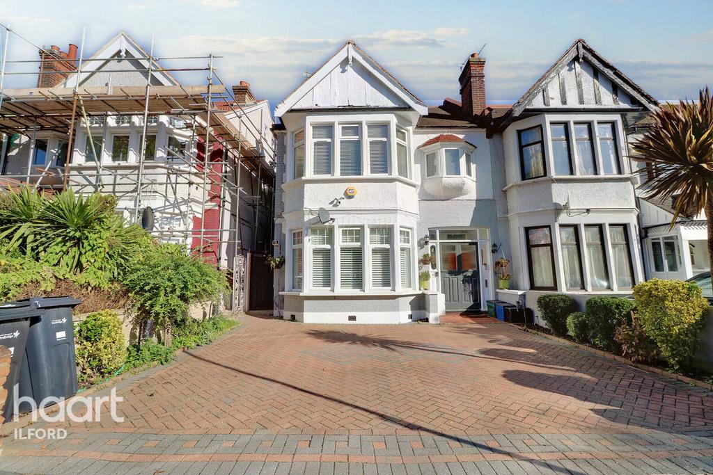 Cranbrook Rise, Ilford 2 bed flat for sale £400,000