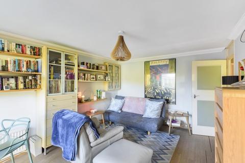 18 Archery Close, Harrow, HA3 7RT