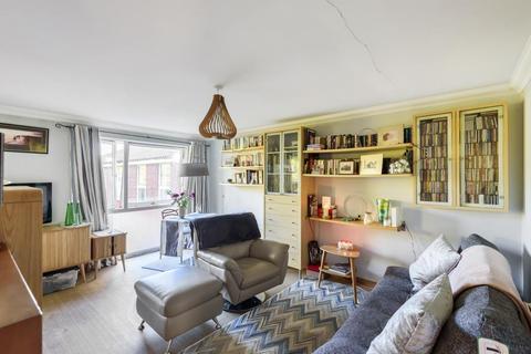 18 Archery Close, Harrow, HA3 7RT