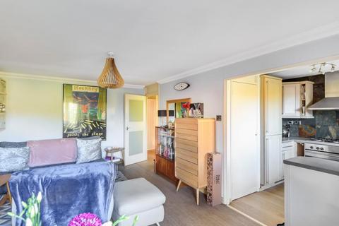 18 Archery Close, Harrow, HA3 7RT