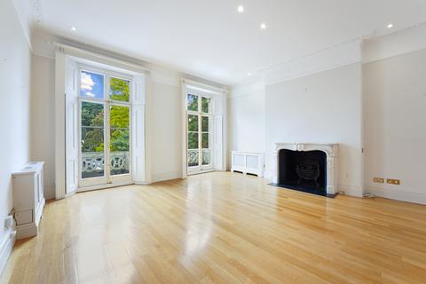 8 Hereford Square, London, SW7 4TT