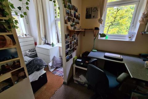12 bedroom house to rent, Grosvenor Road, Leeds