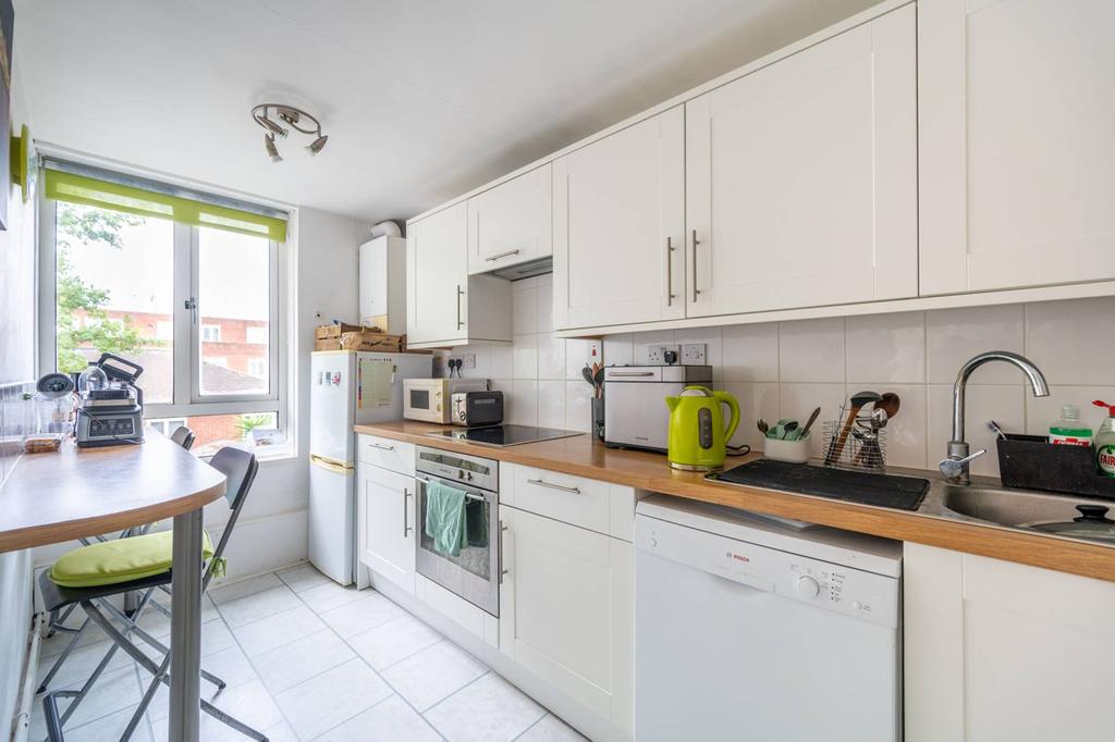 Bruckner Street, Kensal Green, London, W10 1 bed flat for sale £400,000