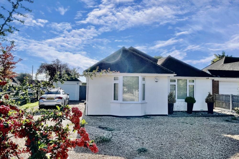 Northfield Road, Ringwood, BH24 1LU 3 bed bungalow £600,000