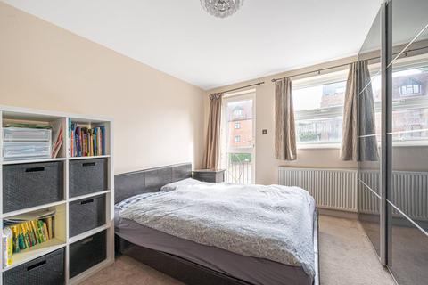 2 bedroom flat for sale - Holden Avenue, Woodside Park, London, N12