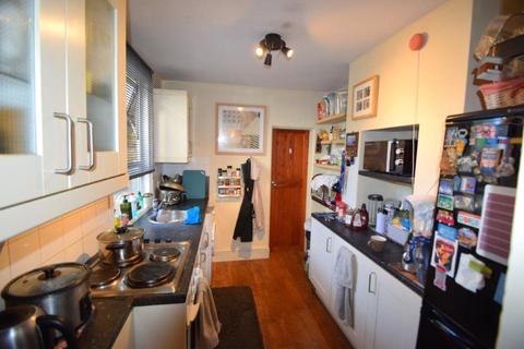 3 bedroom terraced house for sale - Hillside, Slough, Berkshire, SL1
