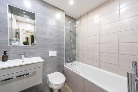 2 bedroom flat for sale - Greencrest Place, Dollis Hill, London, NW2