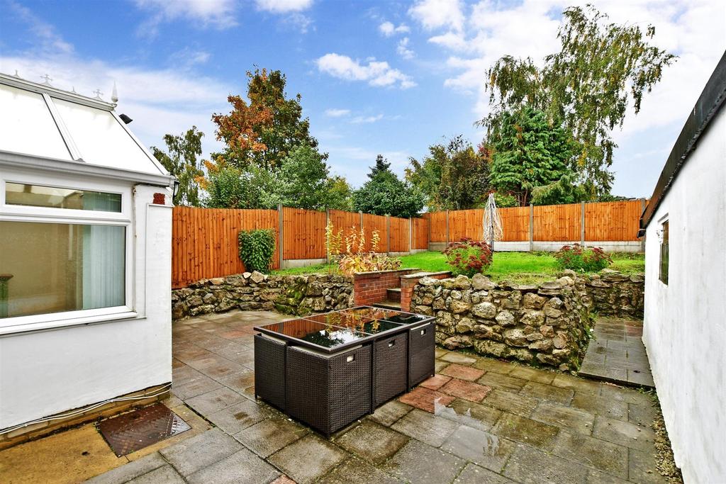Anglesey Avenue, Loose, Maidstone, Kent 3 bed semidetached house for