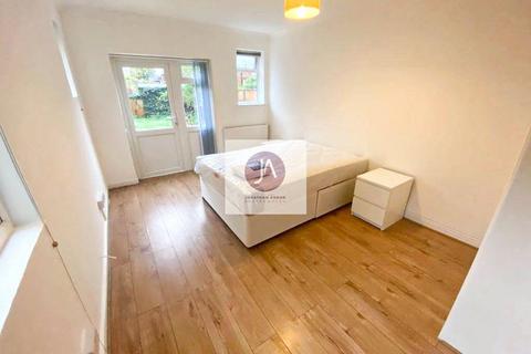 1 bedroom apartment to rent, Manstone Road, Kilburn, London, NW2