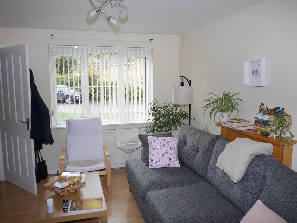 Coed Celynen Drive, Abercarn, Newport. NP11 3 bed semidetached house