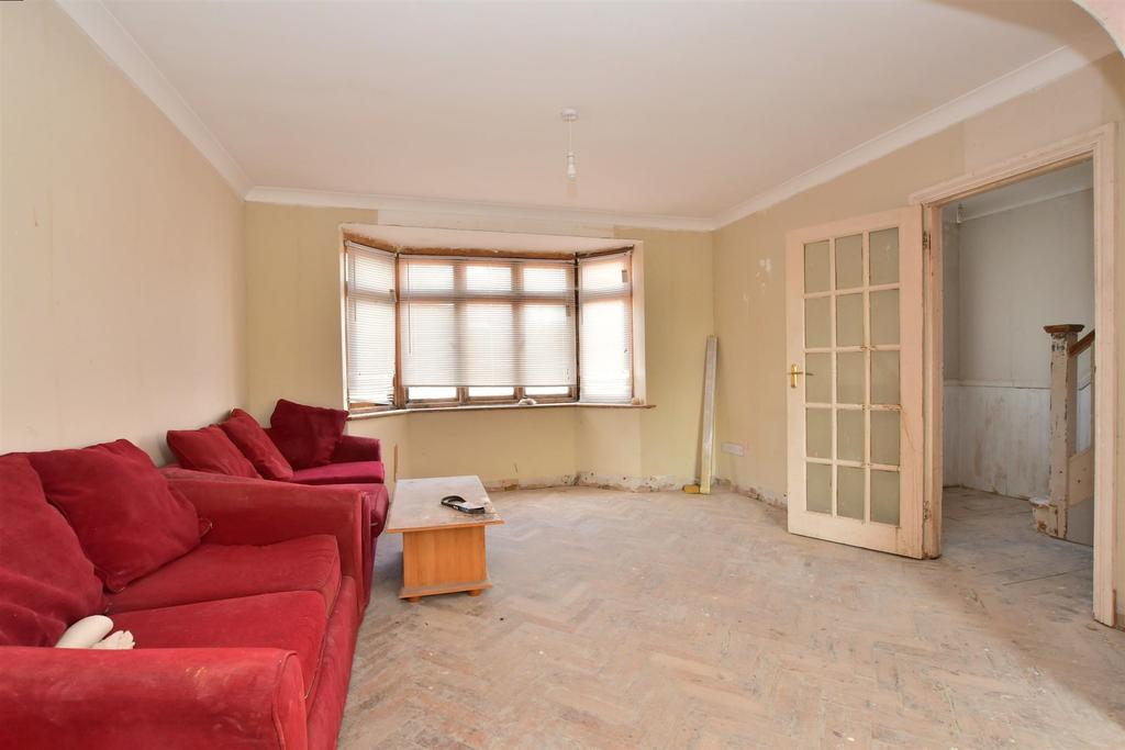 Warren Way, Woodingdean, Brighton, East Sussex 4 bed semidetached