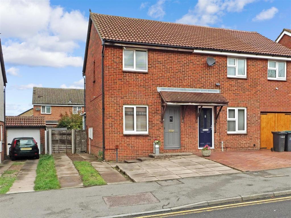 Dene Holm Road, Northfleet... 2 bed semidetached house £325,000