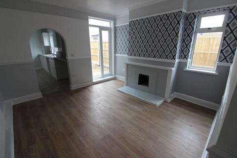 3 bedroom end of terrace house to rent, Balfour Street, Kirkby-in-Ashfield, Nottingham