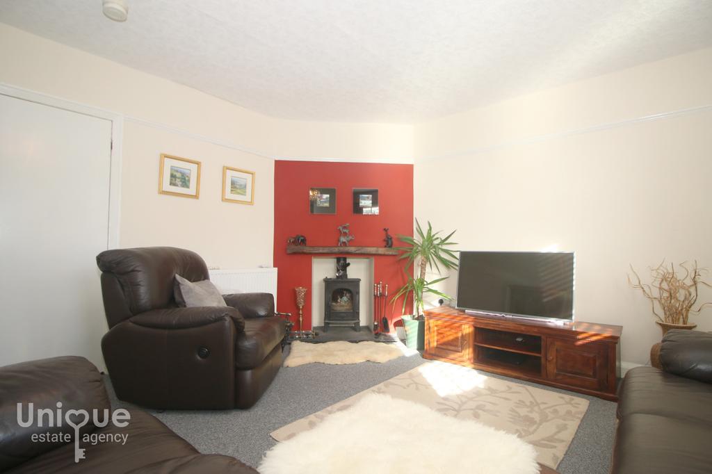 Gamble Road, ThorntonCleveleys, FY5 3 bed end of terrace house £142,500